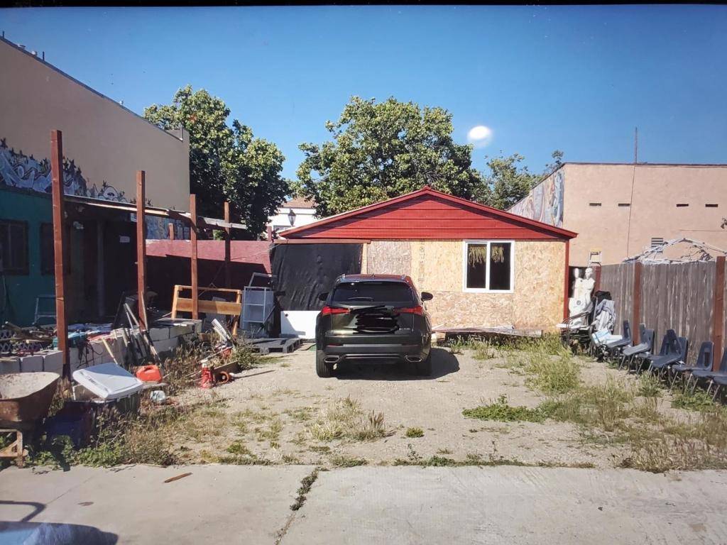 Oakland, CA 94603,9327 International BLVD