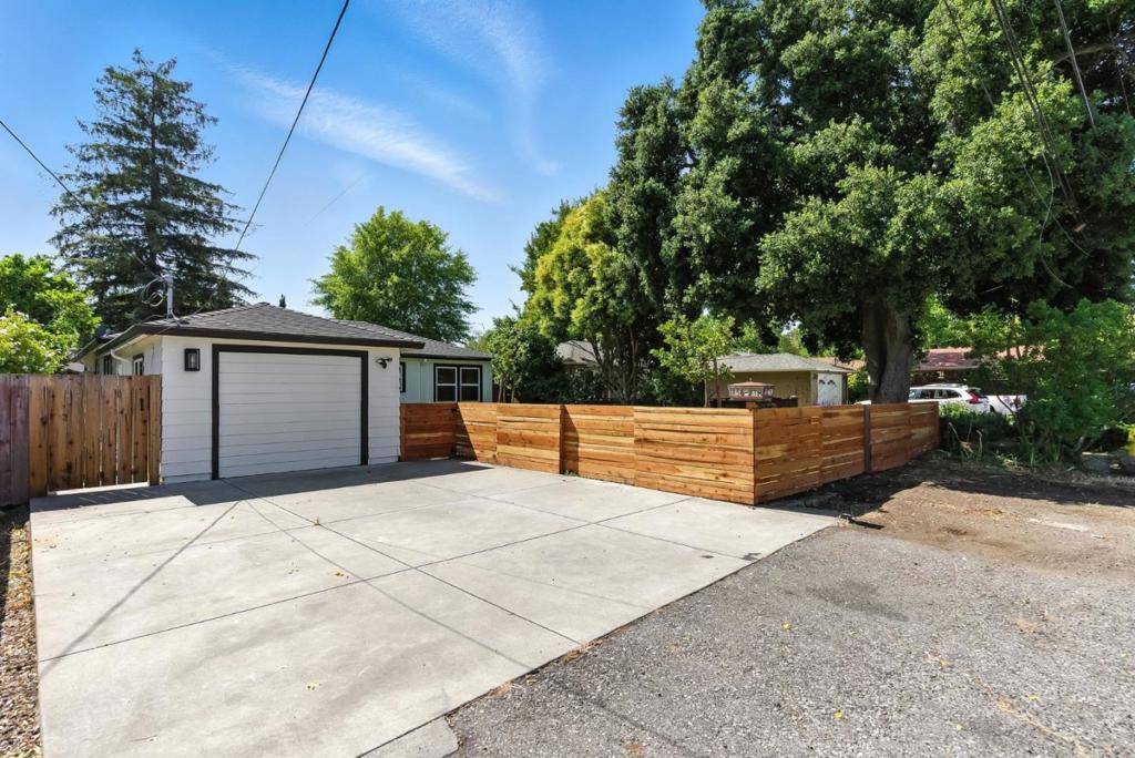 Redwood City, CA 94063,756 7th AVE