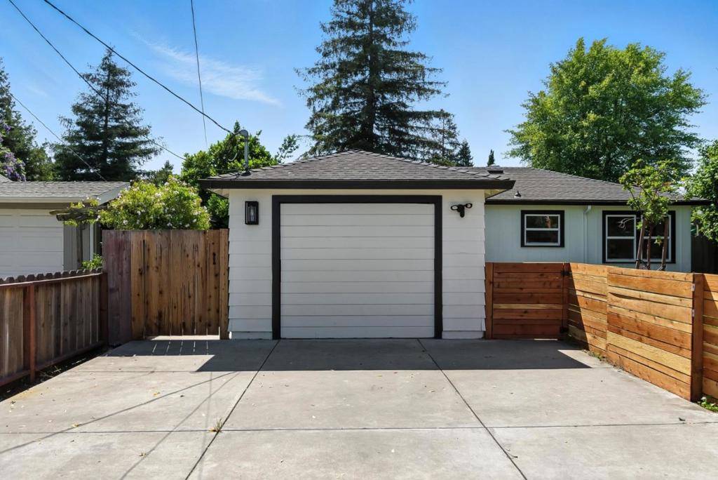 Redwood City, CA 94063,756 7th AVE