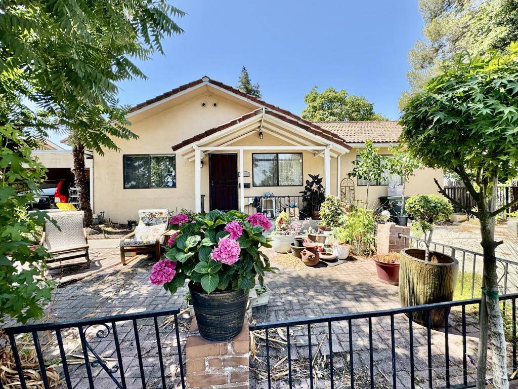 Mountain View, CA 94043,1913 W Middlefield RD