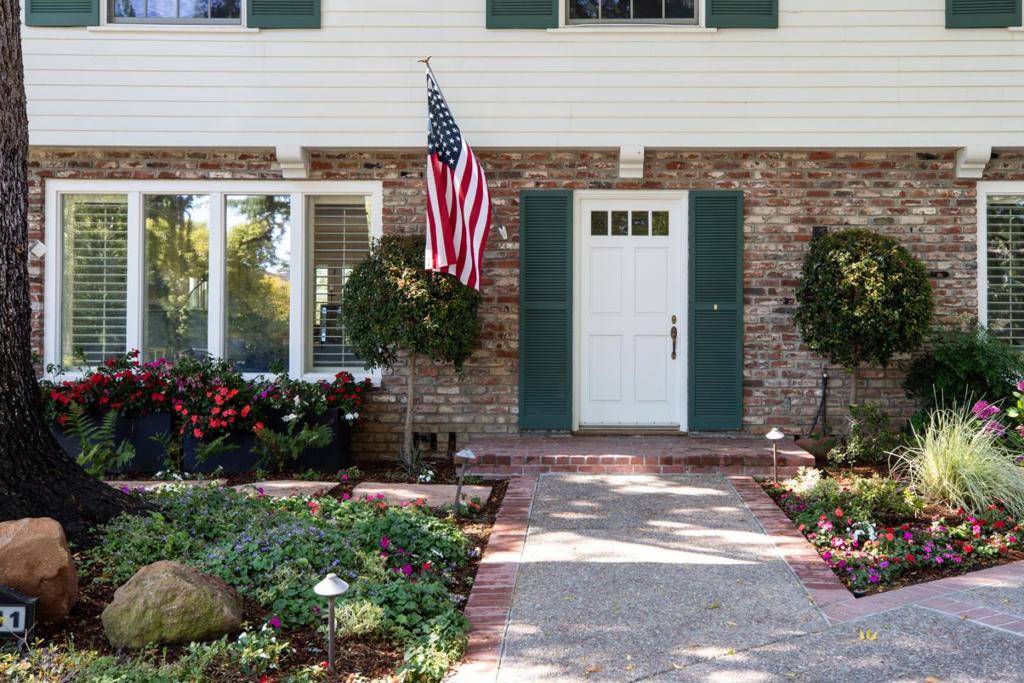 Los Altos, CA 94022,1011 Via Del Pozo