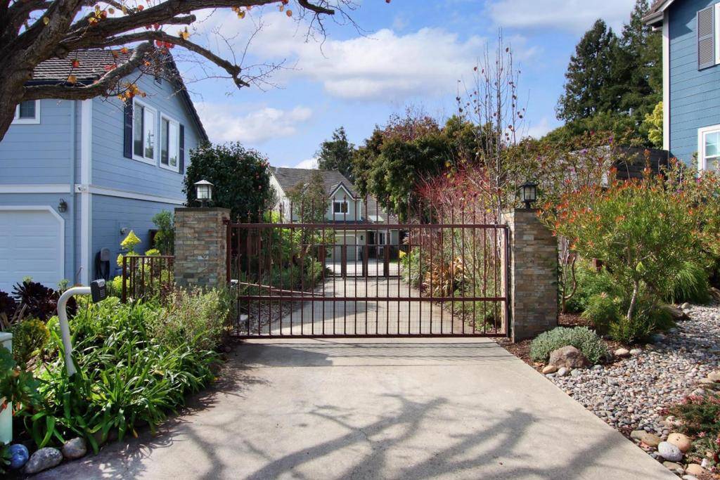 Soquel, CA 95073,3239 O'Neill CT