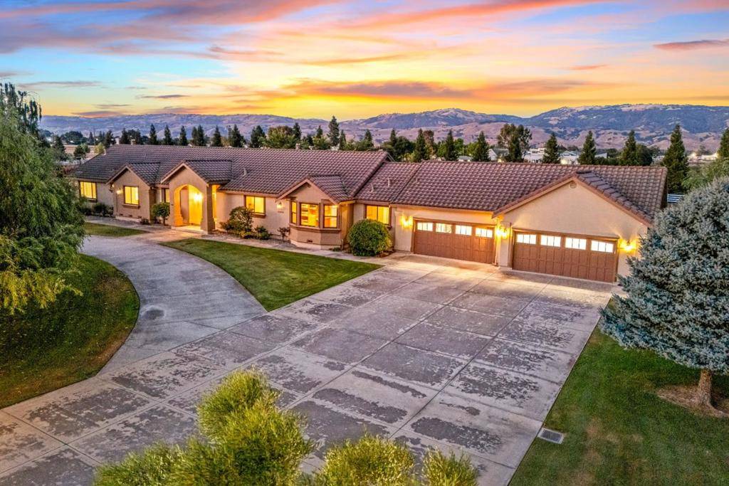 San Martin, CA 95046,12320 Highland Estates LN