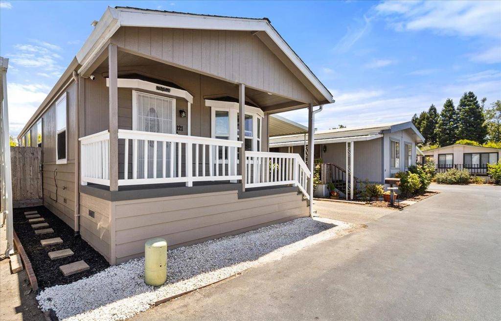 Watsonville, CA 95076,789 Green Valley RD
