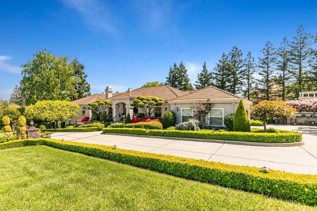 Saratoga, CA 95070,12308 Crayside LN