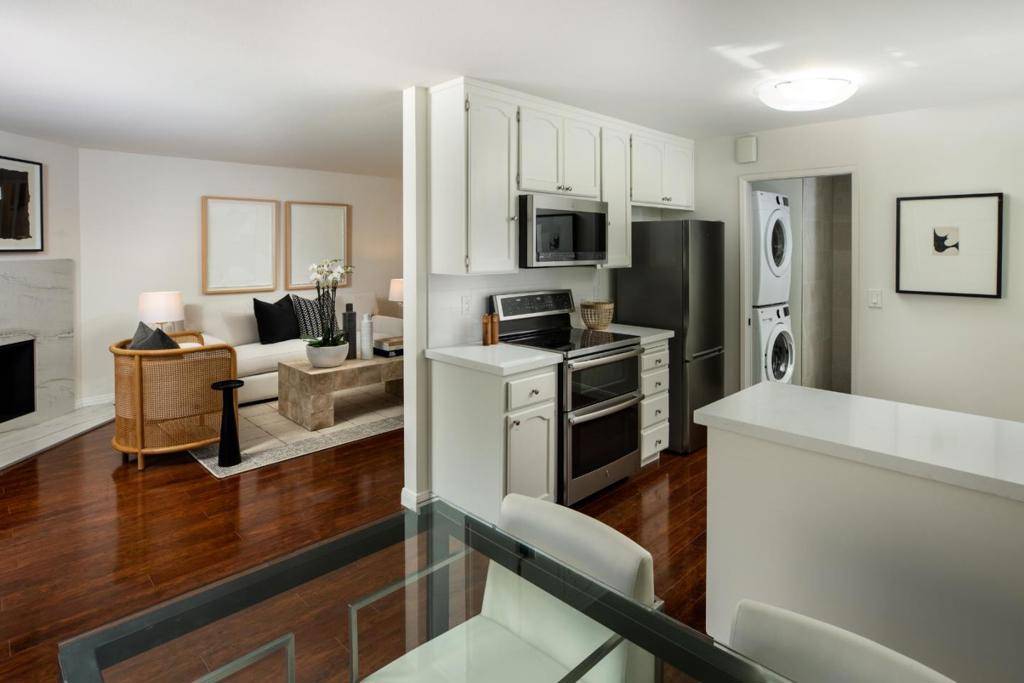 Los Altos, CA 94022,822 Jordan AVE