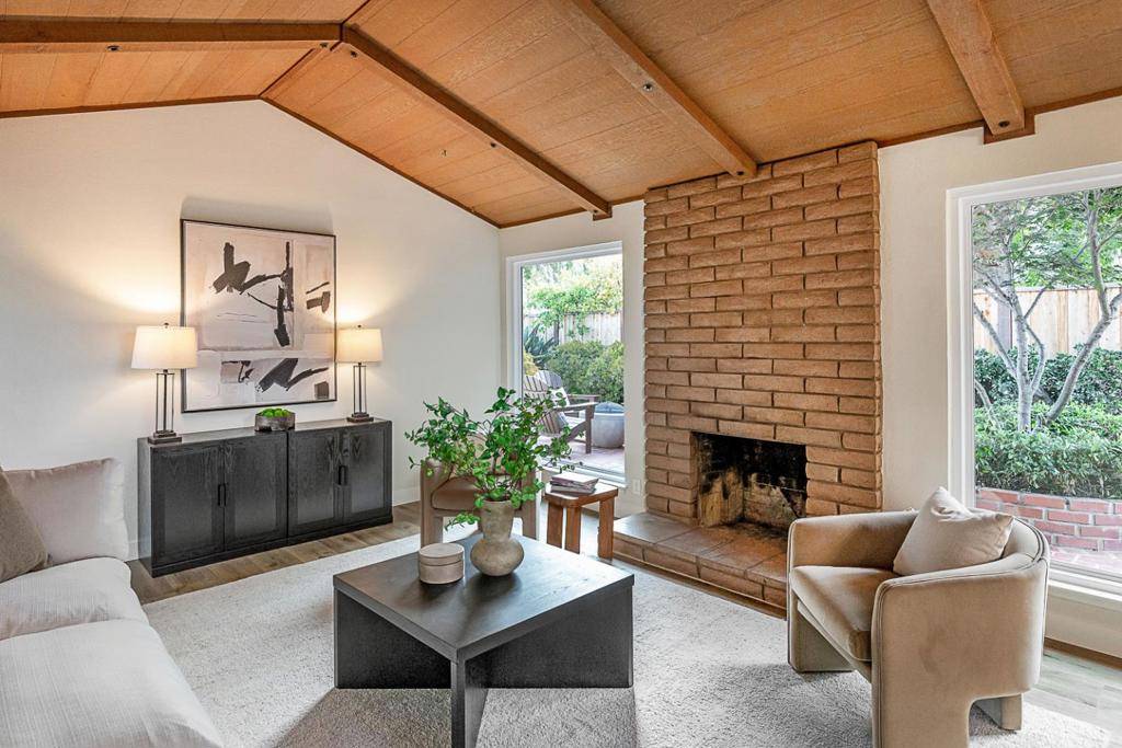 Sunnyvale, CA 94087,1016 Rubis DR