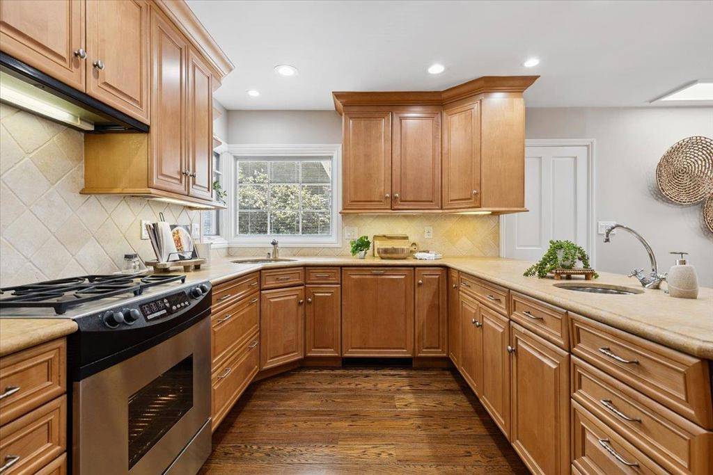 Menlo Park, CA 94025,471 Claremont WAY