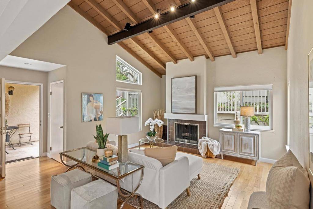 Pacific Grove, CA 93950,605 Sage CT