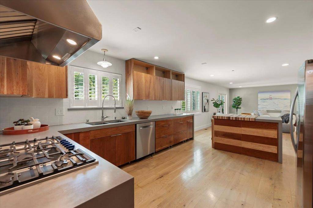 San Jose, CA 95124,2581 Dumbarton AVE