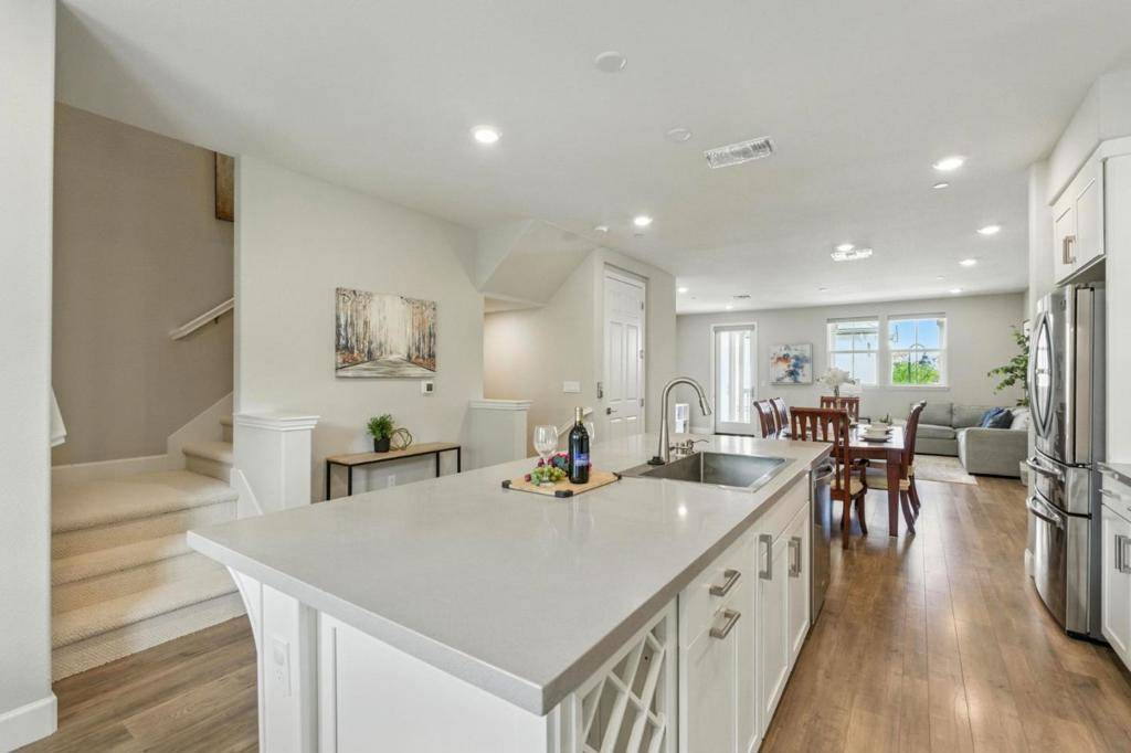 Fremont, CA 94539,577 Hollow Falls