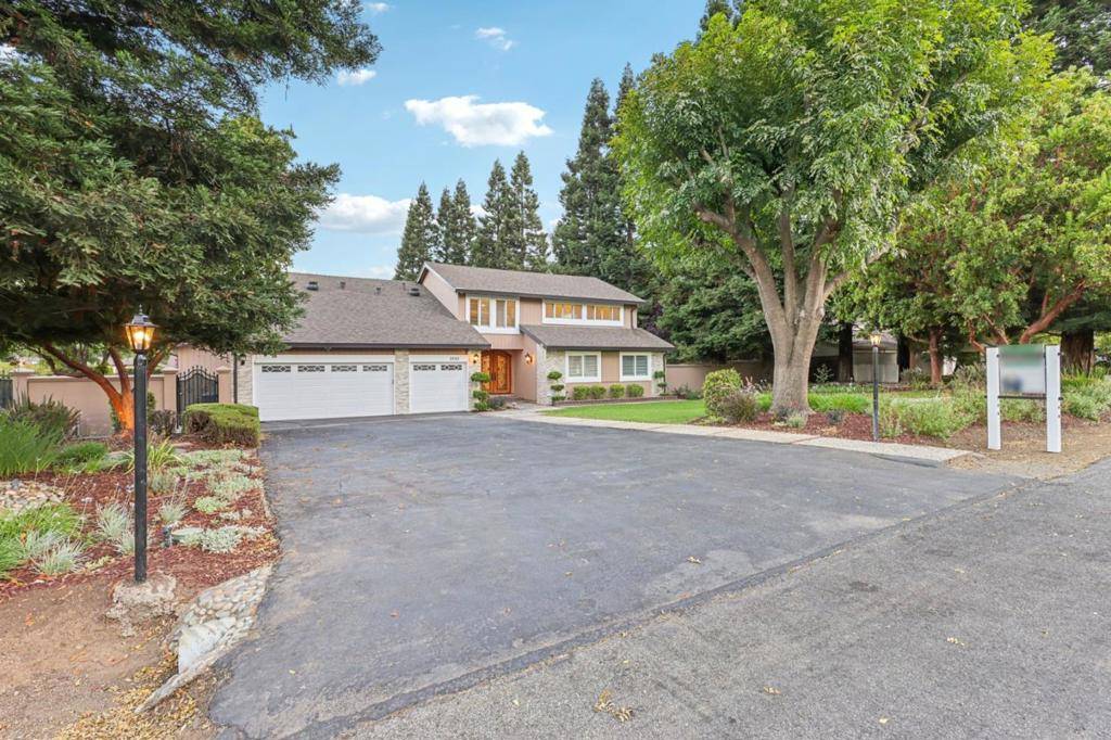 Morgan Hill, CA 95037,2150 Green Acres LN