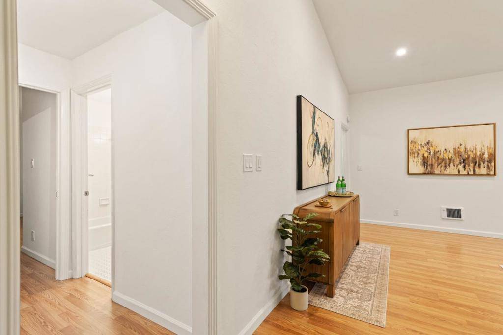 San Mateo, CA 94403,58 Laurie Meadows DR #3
