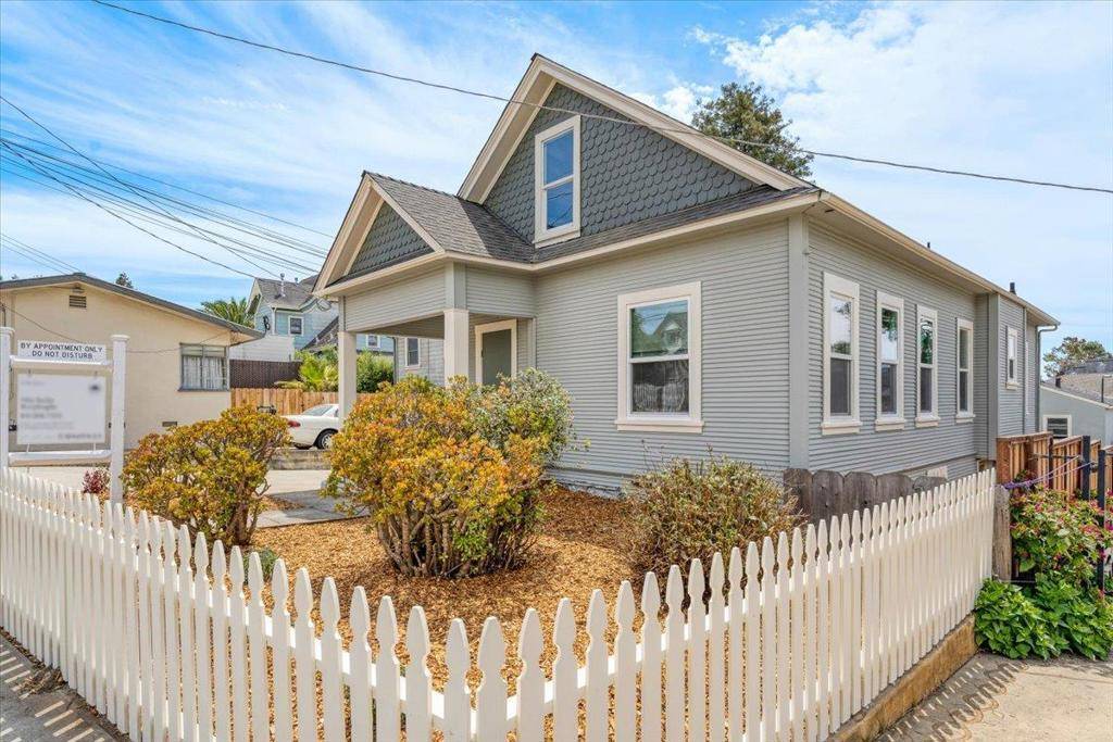 Santa Cruz, CA 95060,Broadway