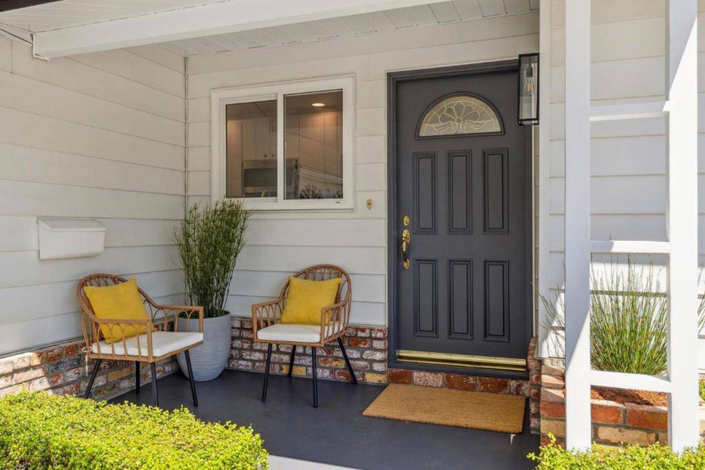 Redwood City, CA 94061,3902 Bret Harte DR