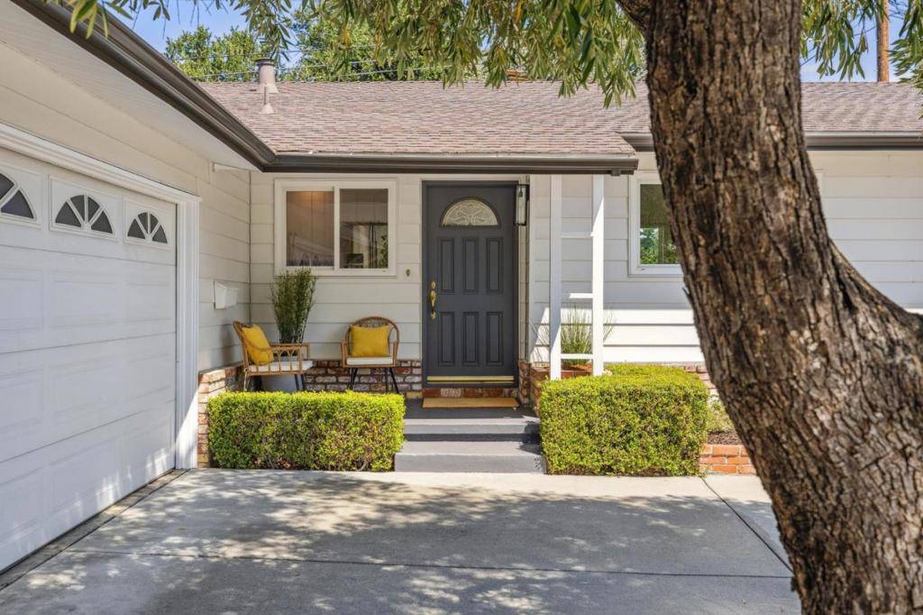 Redwood City, CA 94061,3902 Bret Harte DR