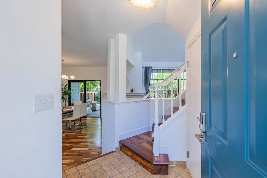 Mountain View, CA 94043,425 Mountain Laurel CT