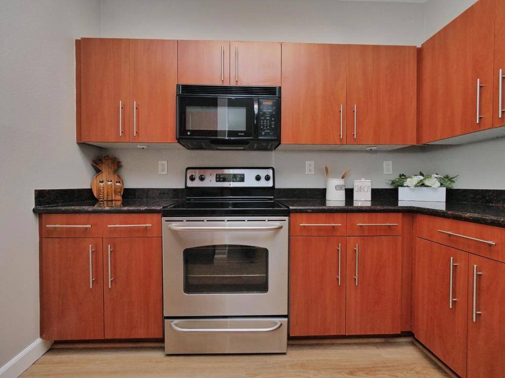 San Jose, CA 95112,1060 S 3rd ST #115
