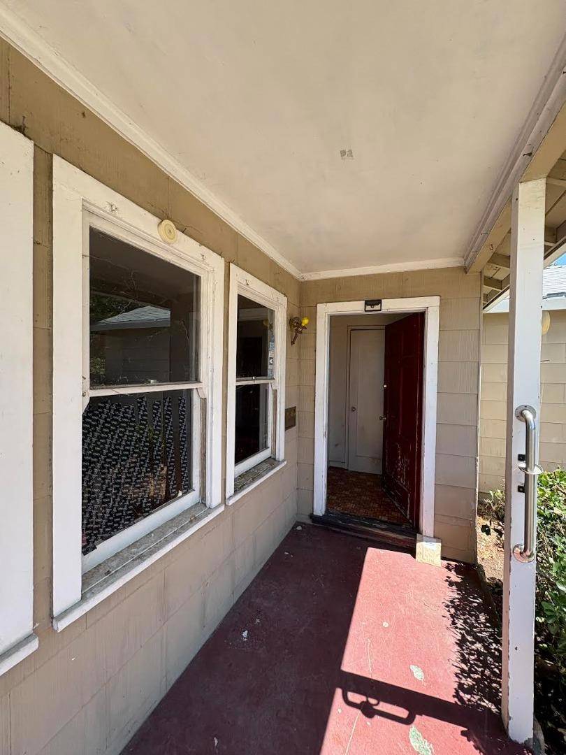 Santa Clara, CA 95050,592 Saratoga AVE