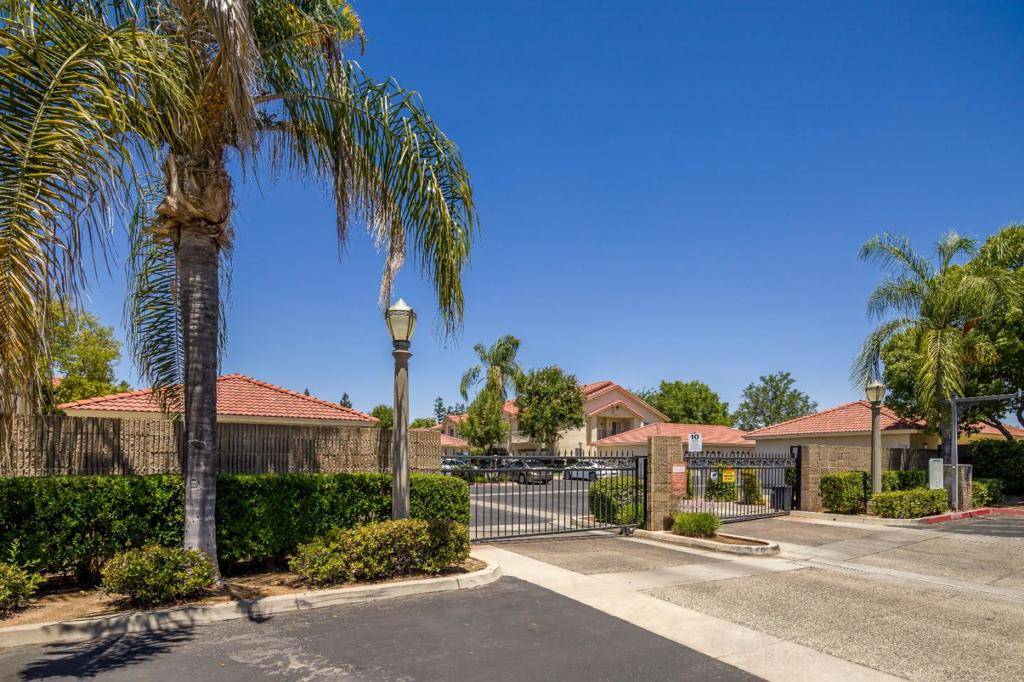 Fresno, CA 93720,1542 E Alluvial AVE #128