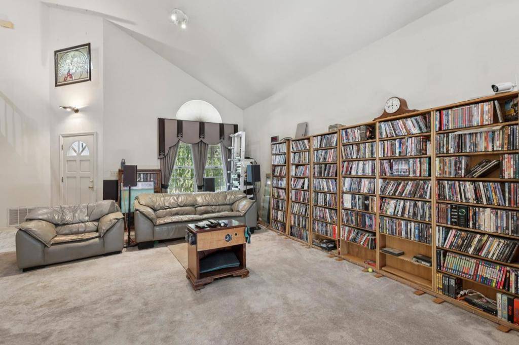 Pacifica, CA 94044,296 San Pedro AVE