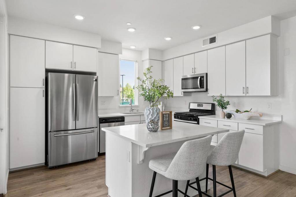 Milpitas, CA 95035,1407 Nightshade RD #21