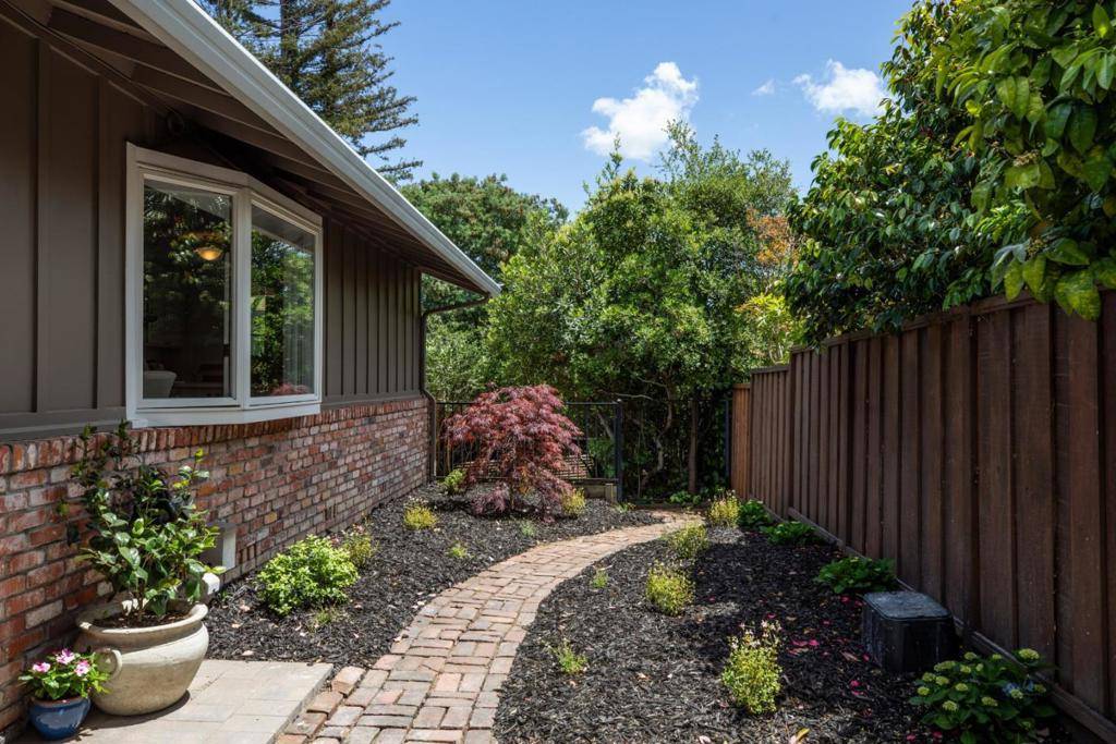 San Carlos, CA 94070,2910 Sherwood DR