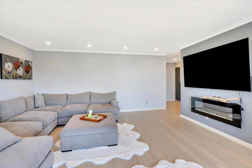 Emeryville, CA 94608,8 admiral #331