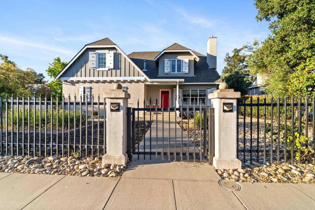 Los Gatos, CA 95032,16973 Roberts RD