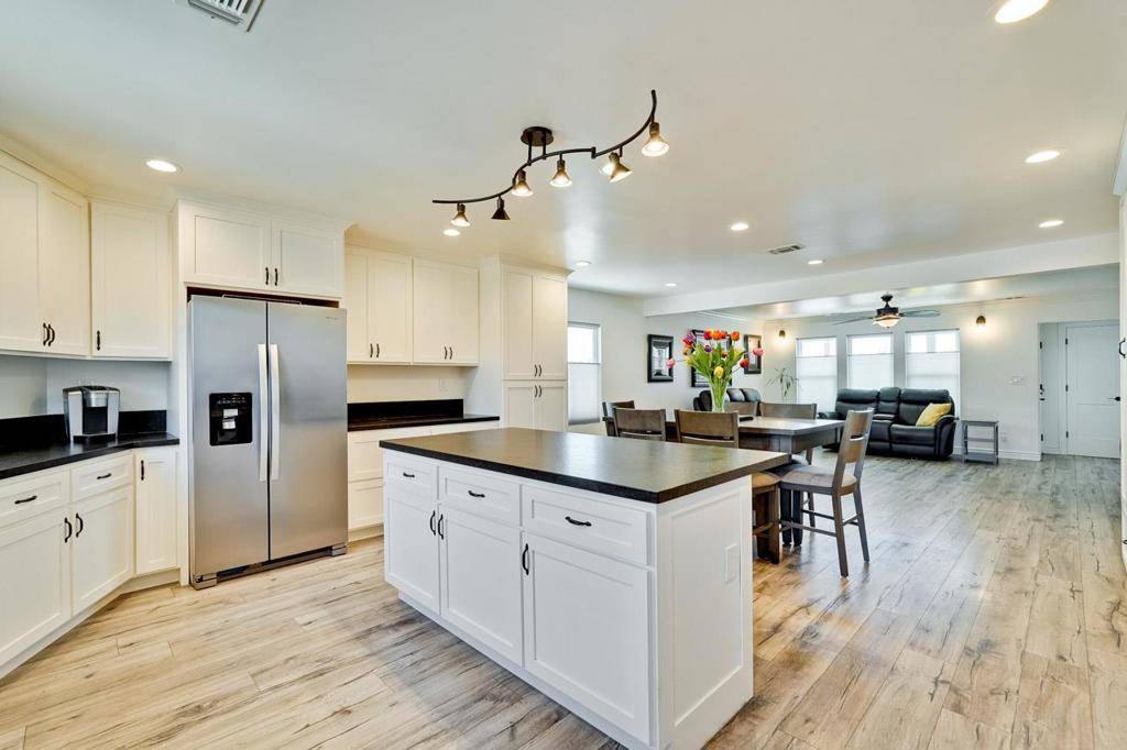 South San Francisco, CA 94080,118 Cherry AVE