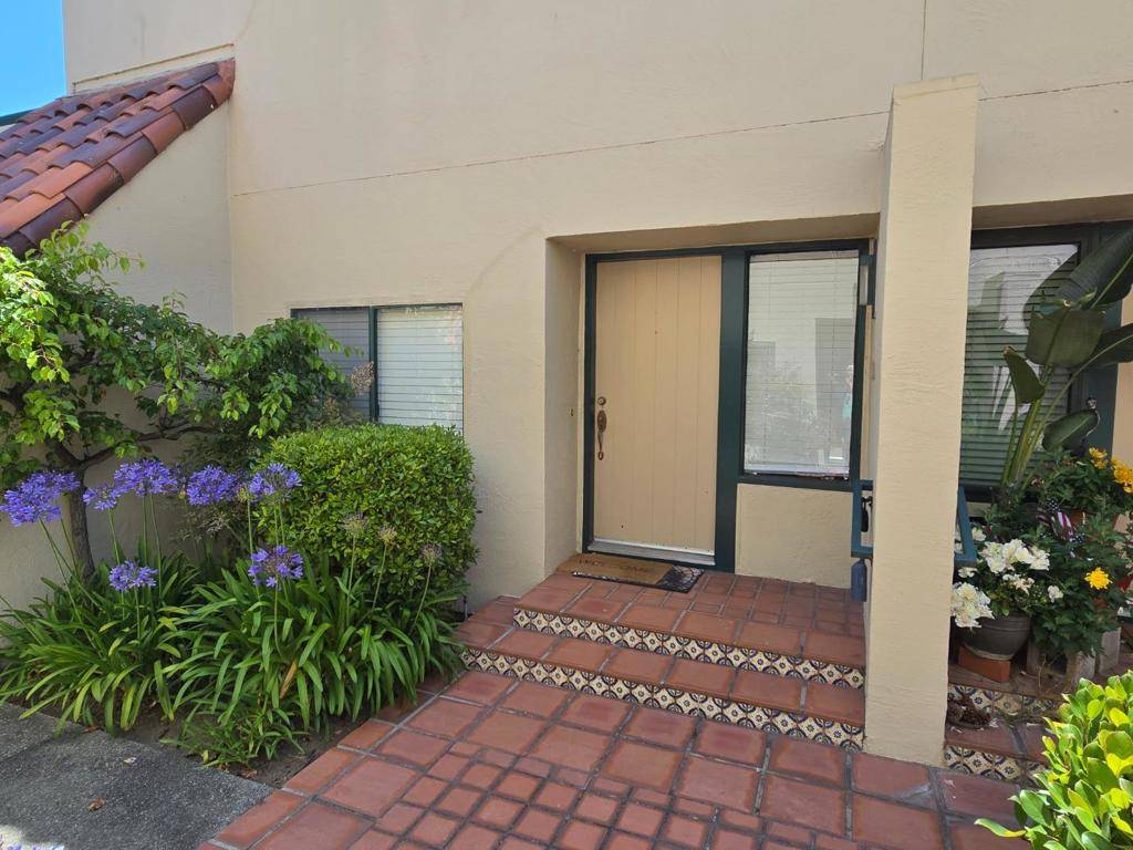 San Mateo, CA 94404,2261 Armada WAY