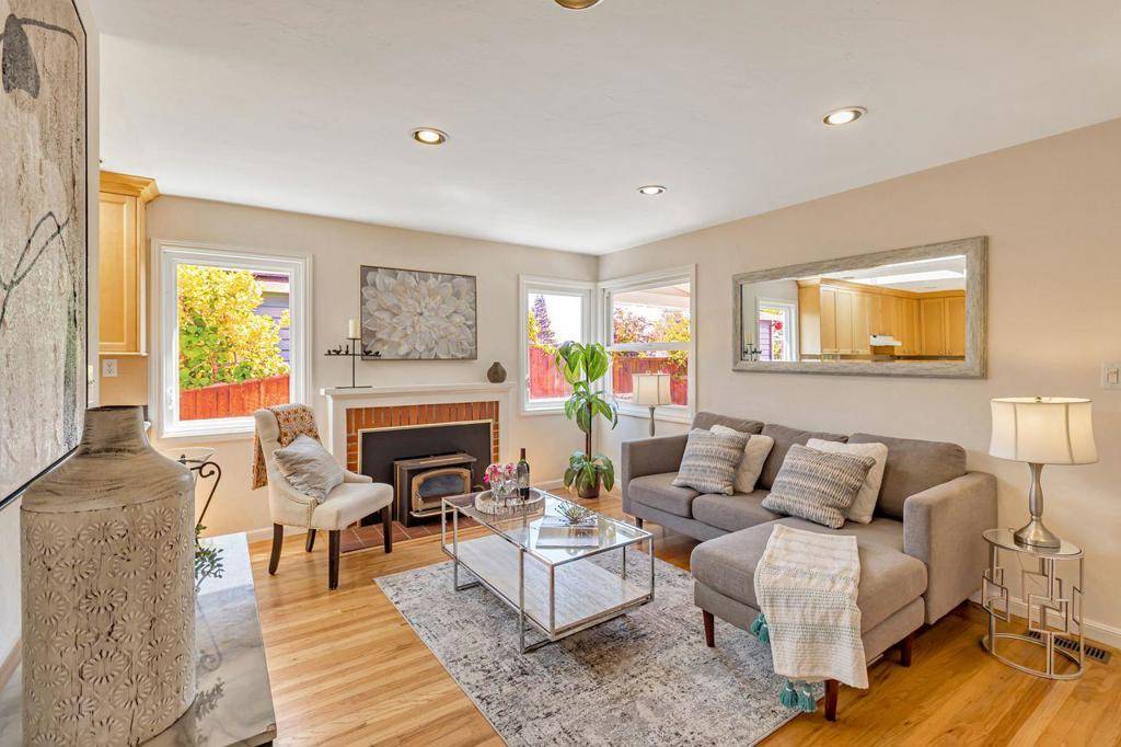 San Carlos, CA 94070,2534 Howard AVE