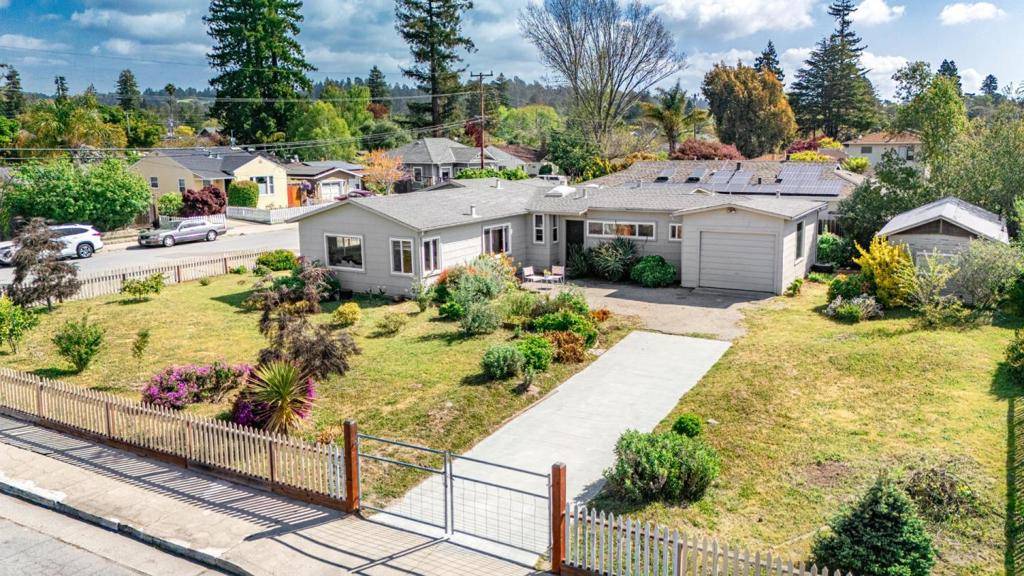 Santa Cruz, CA 95060,208 Coulson AVE