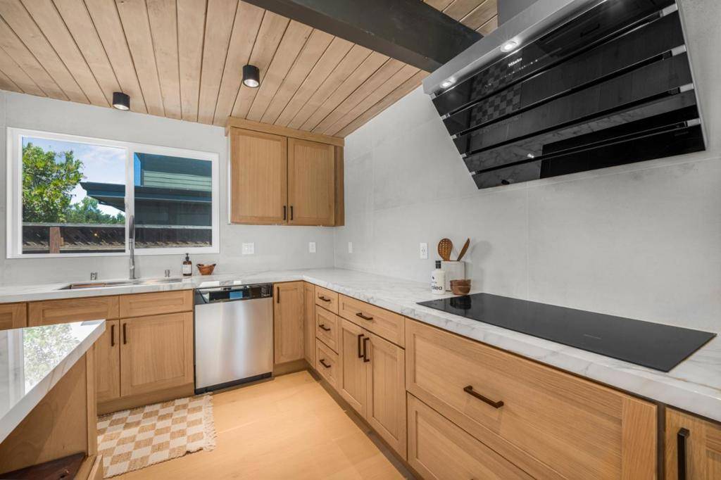 Sunnyvale, CA 94087,1111 E Homestead RD