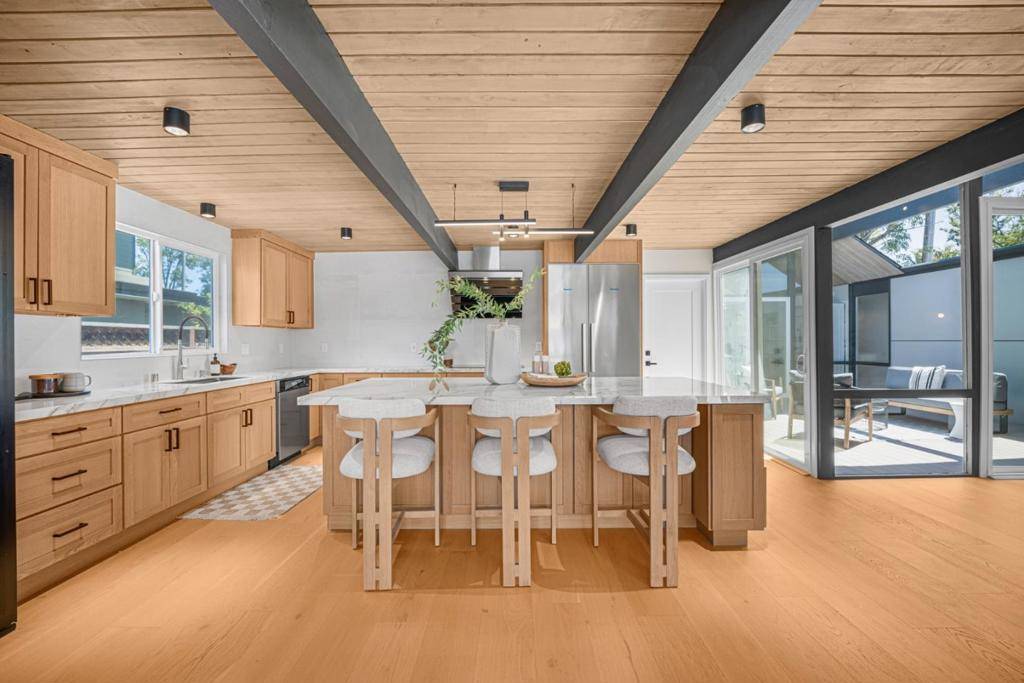 Sunnyvale, CA 94087,1111 E Homestead RD