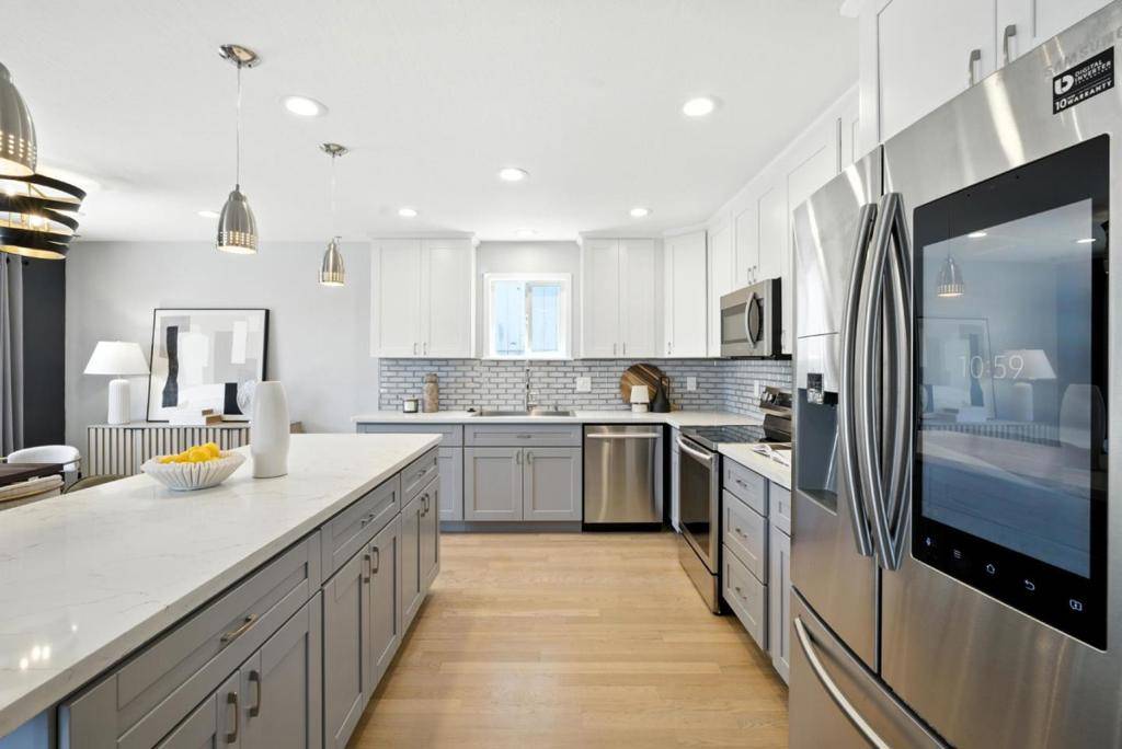 30 Gilroy ST San Francisco, CA 94124