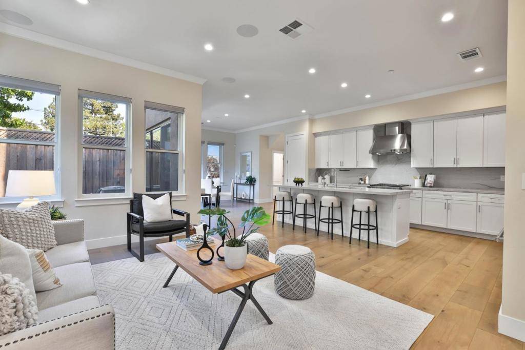 Los Gatos, CA 95032,102 Hildebrand DR