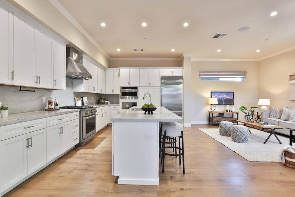 Los Gatos, CA 95032,102 Hildebrand DR