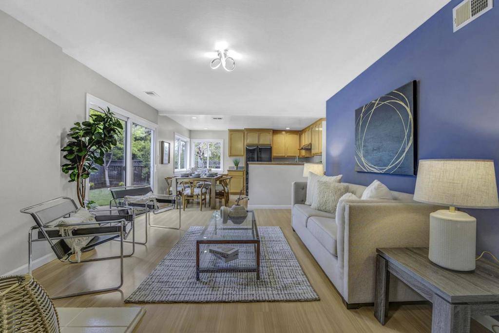 Sunnyvale, CA 94087,811 W Remington DR