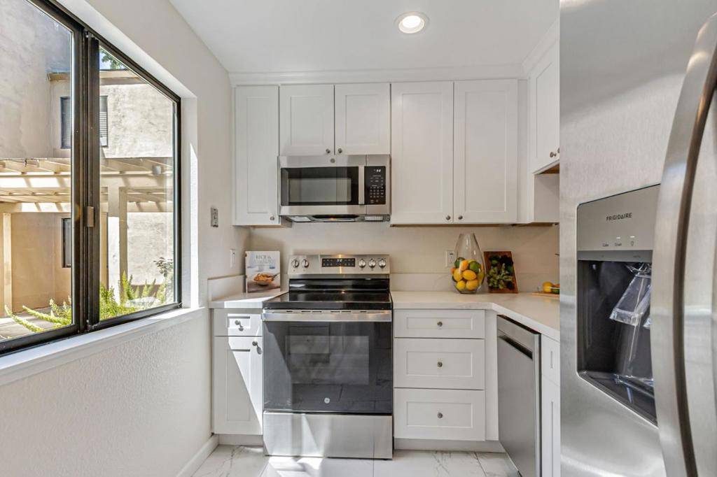 Los Gatos, CA 95032,449 Alberto WAY #C138
