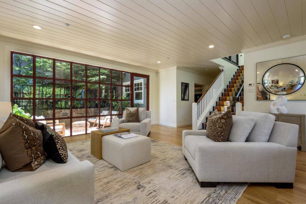 Redwood City, CA 94062,602 Vista DR