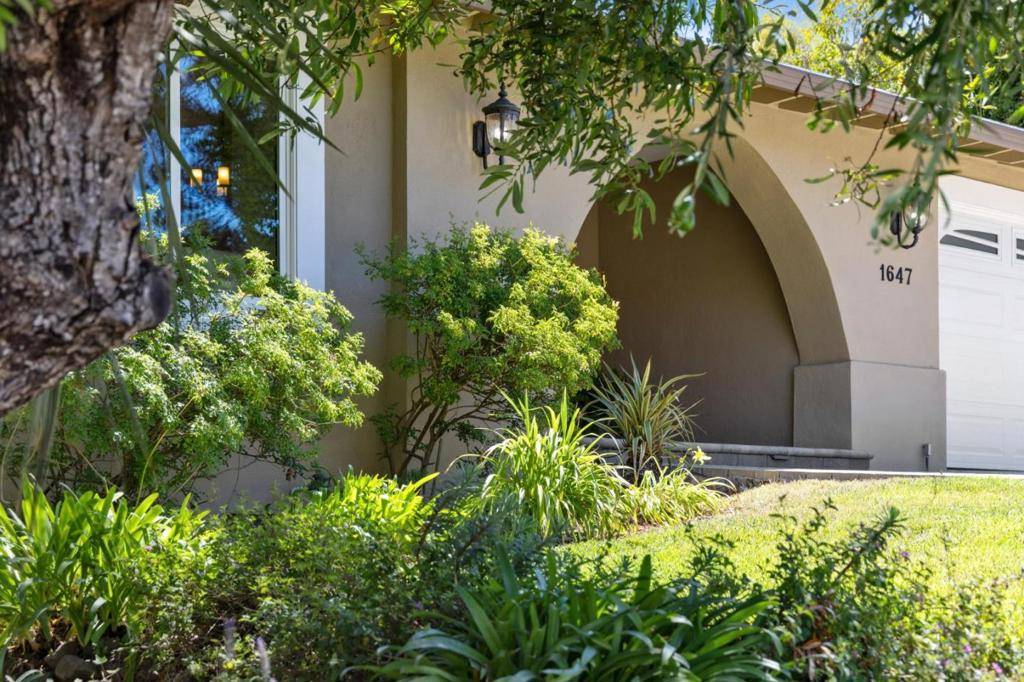 San Mateo, CA 94403,1647 Overland DR