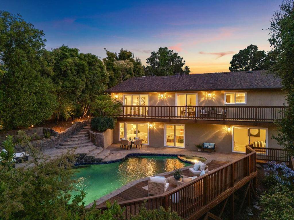 San Mateo, CA 94403,1647 Overland DR