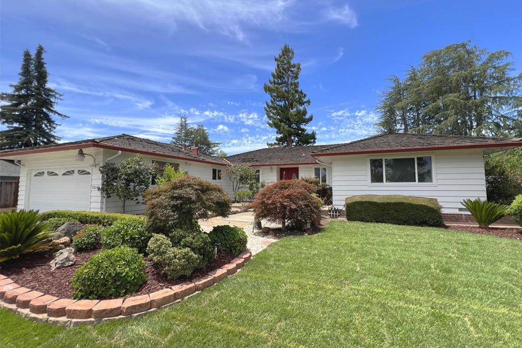 Saratoga, CA 95070,12141 Viewoak DR