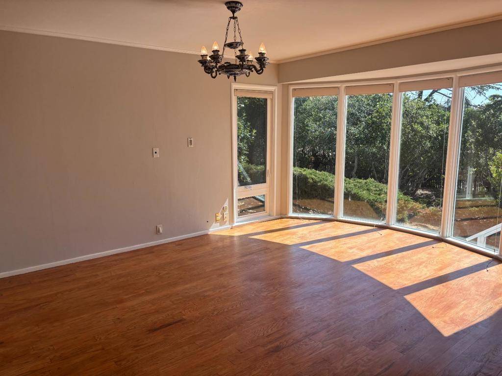 Redwood City, CA 94062,552 Summit DR