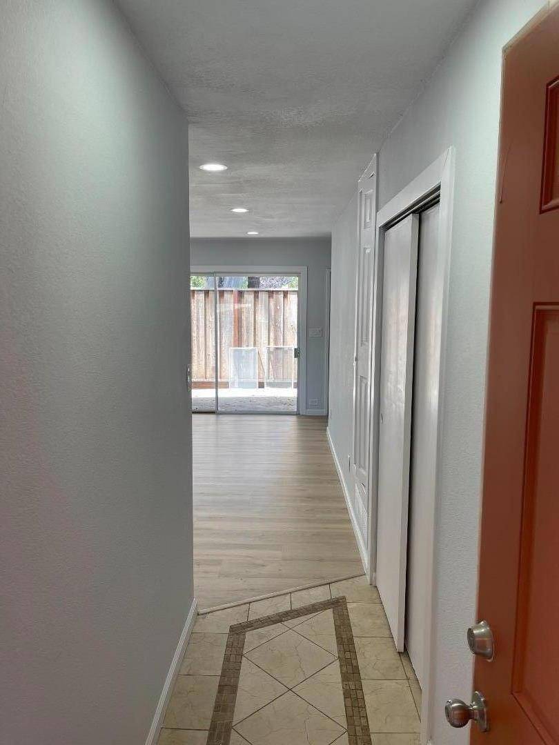Hayward, CA 94544,27505 Tampa AVE #8