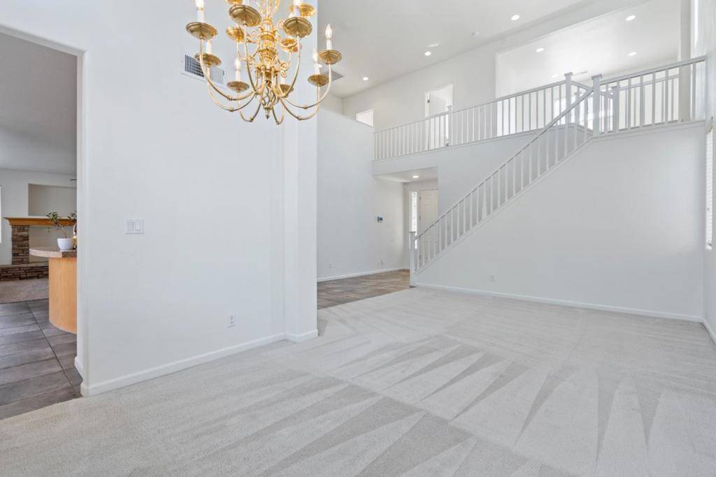 Hollister, CA 95023,1101 Freedom DR