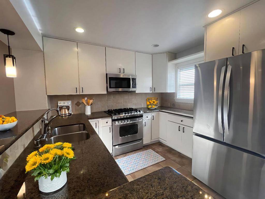 Sunnyvale, CA 94087,865 Carlisle WAY #130