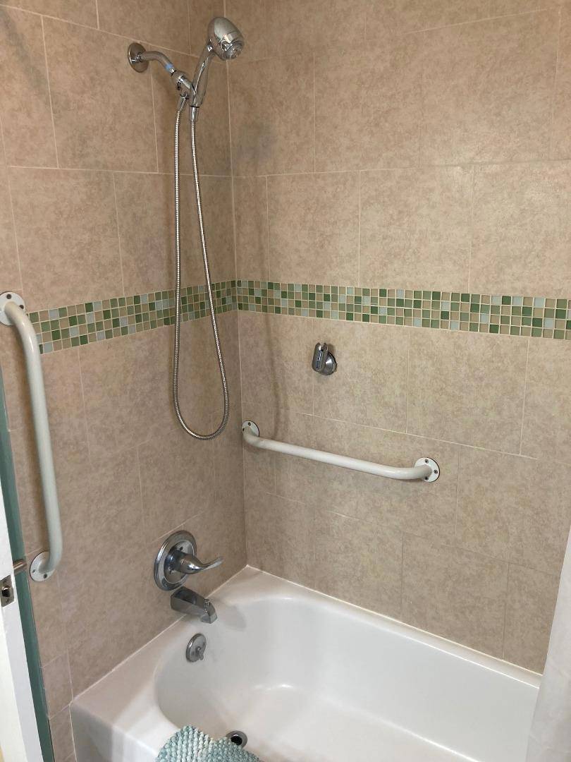Salinas, CA 93906,225 Loma DR