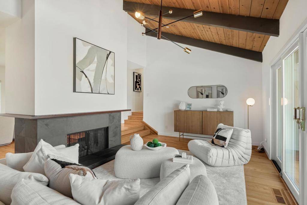 Los Altos, CA 94024,1405 Cedar PL